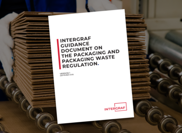 Bild på omslaget för guiden "Intergraf guidance document on The Packaging and Packaging Waste Regulation" på en genrebild på förpackningar.