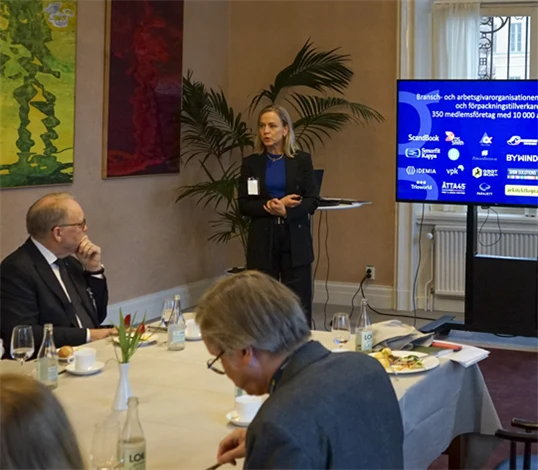 Eva Glückman, vd Grafiska Företagen, under riksdagsseminarium.