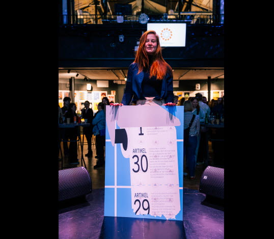 Charlotte Aste från Stockholms universitet med bidraget "Vi skiter i".